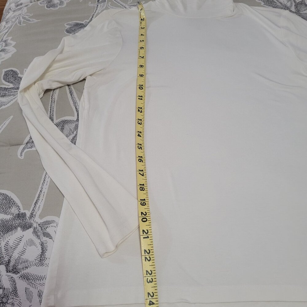 Chico's Ivory Ruched T-Neck Long Sleeve Rayon Top Chico's Size 1 = Medium - Picture 4 of 7